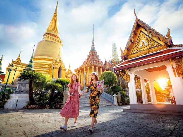 Amigas wat phra kaew bangkok